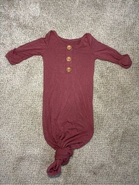 Caden Lane Wine Color Bamboo Knotted Gown Size 0-3 Months